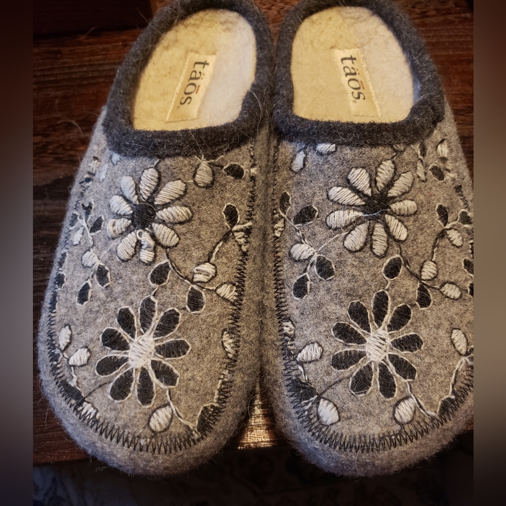 Taos slippers slide on grey